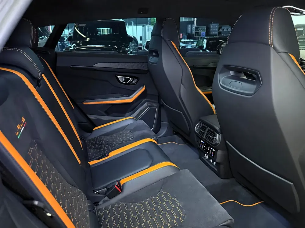 2021 Graphity Capsule Urus / Under Warranty and Service Contract till 2027 - Image 15