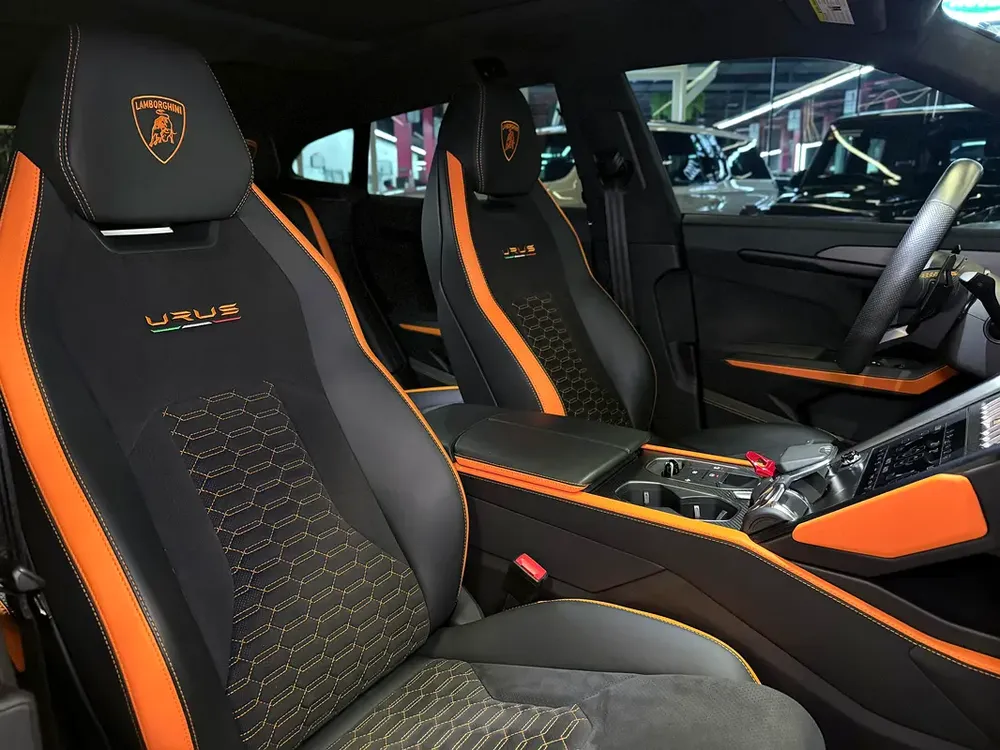 2021 Graphity Capsule Urus / Under Warranty and Service Contract till 2027 - Image 16