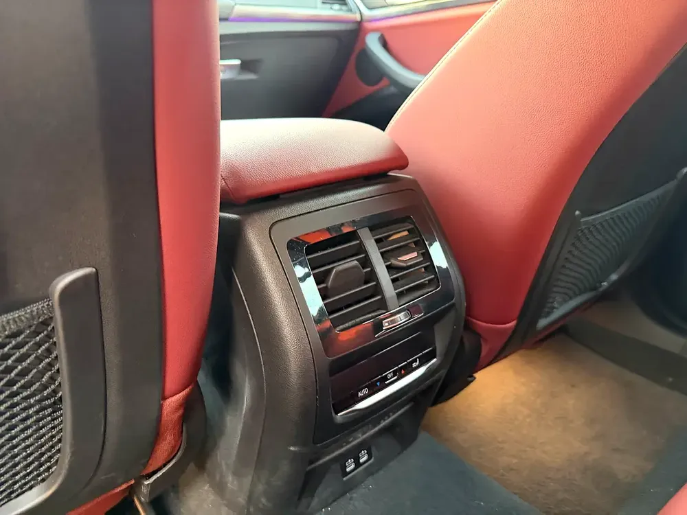 PERFECT CAR TOP OF THE RANGE FULL SERVICE HISTORY VERY LOW MILAGE WARRANTY TILL 2027/6 - Image 13