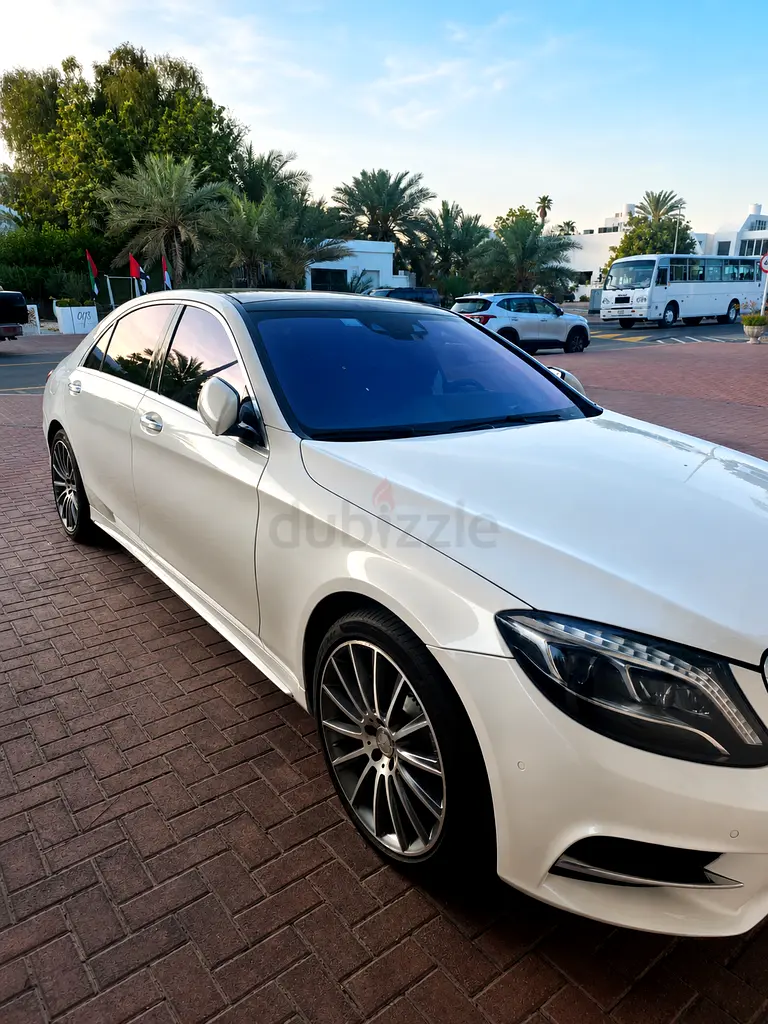 Mercedes S500 2015 GCC Specs | One Owner | AMG Line | Fully Loaded - Image 4