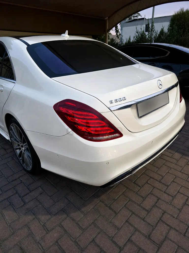 Mercedes S500 2015 GCC Specs | One Owner | AMG Line | Fully Loaded - Image 7