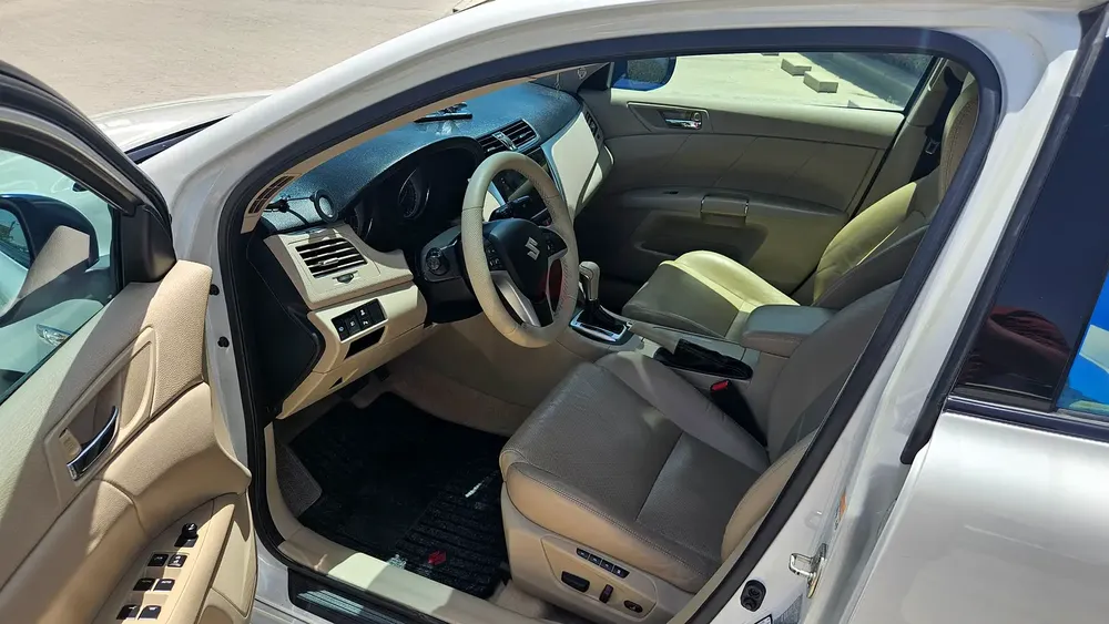 Well Maintained Suzuki Kizashi 2016 GCC Specs - Image 11