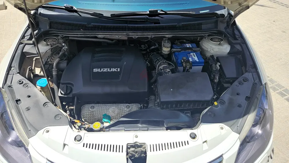 Well Maintained Suzuki Kizashi 2016 GCC Specs - Image 17