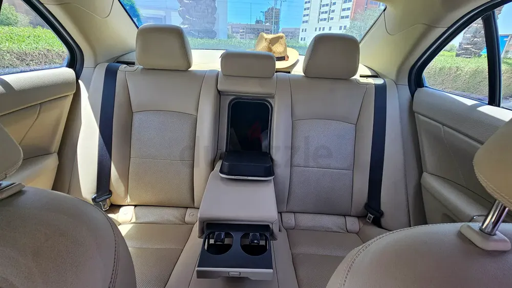 Well Maintained Suzuki Kizashi 2016 GCC Specs - Image 18