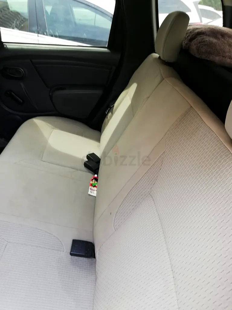 Renault Duster 2016 under contract with authorised service center. - Image 6