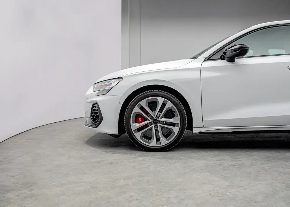 Audi Warranty + Service 2030 • Ultra Low Mileage • GCC - Image 17