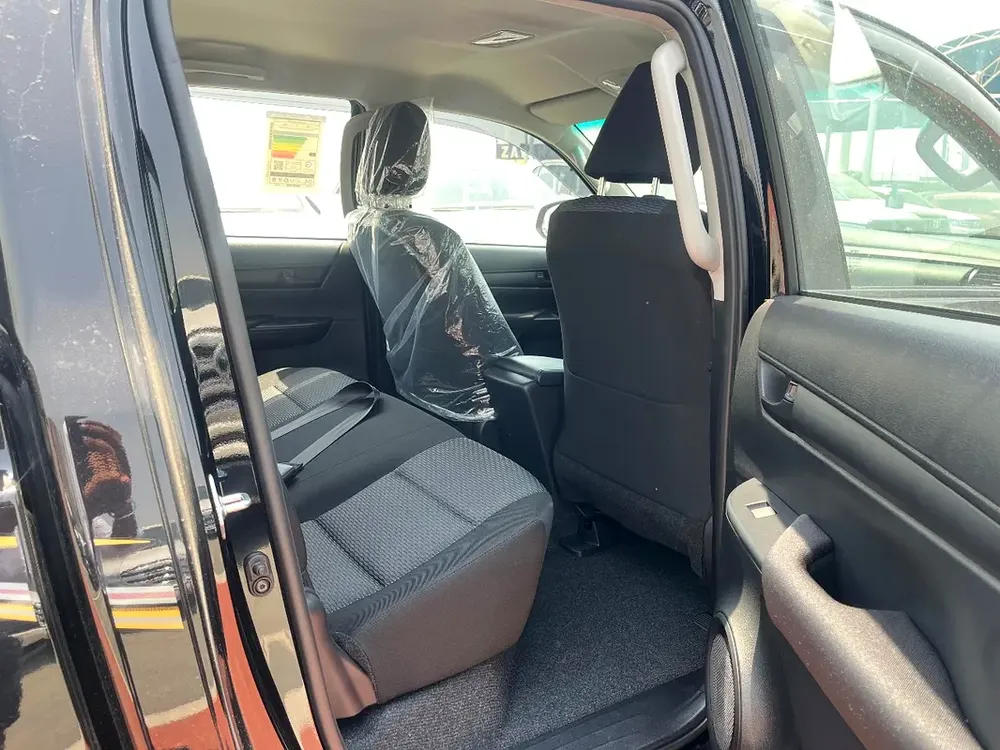 TOYOTA HILUX 2.7L AT BASIC 2026 *EXPORT ONLY* - Image 13