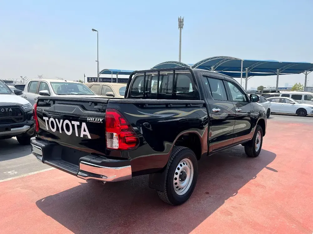 TOYOTA HILUX 2.7L AT BASIC 2026 *EXPORT ONLY* - Image 6