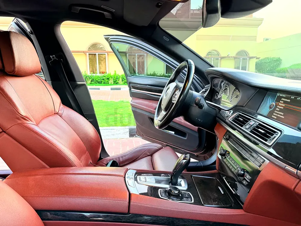 🚘 BMW 750Li – 2012 GCC | Luxury Sedan - Image 12