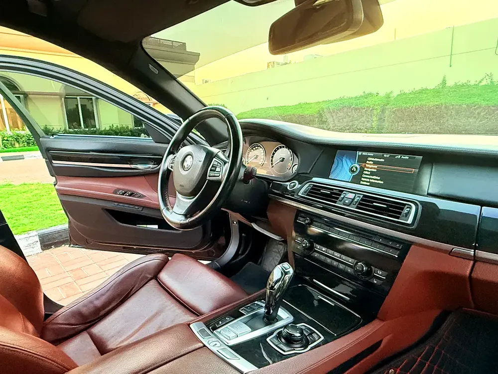 🚘 BMW 750Li – 2012 GCC | Luxury Sedan - Image 9