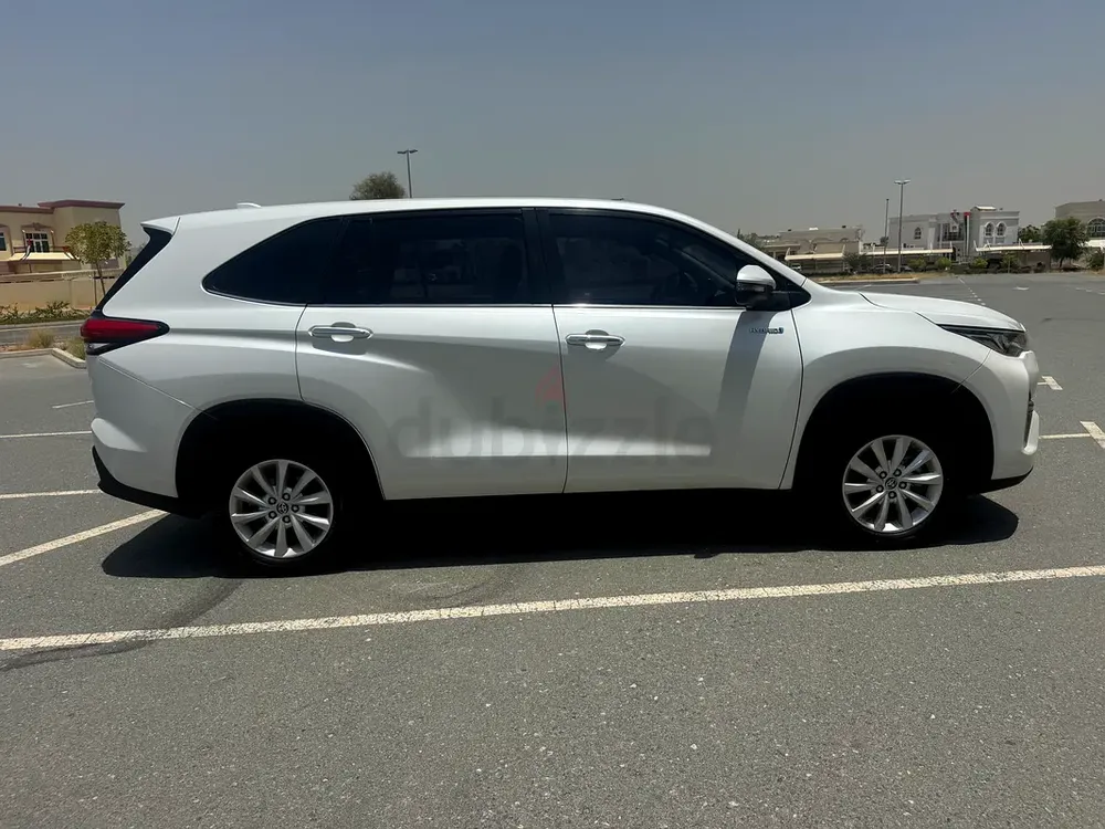 Brand New 2024 Toyota Innova HyCross Hybrid - GCC Specs - Image 5