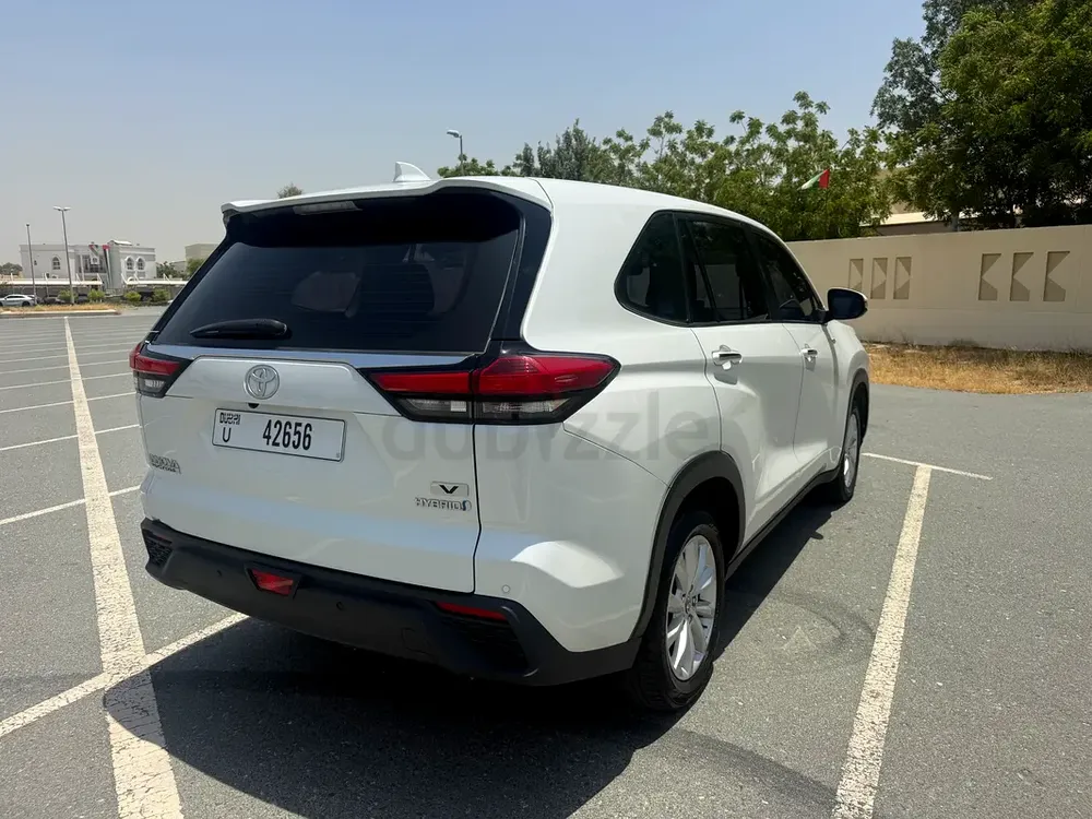 Brand New 2024 Toyota Innova HyCross Hybrid - GCC Specs - Image 6