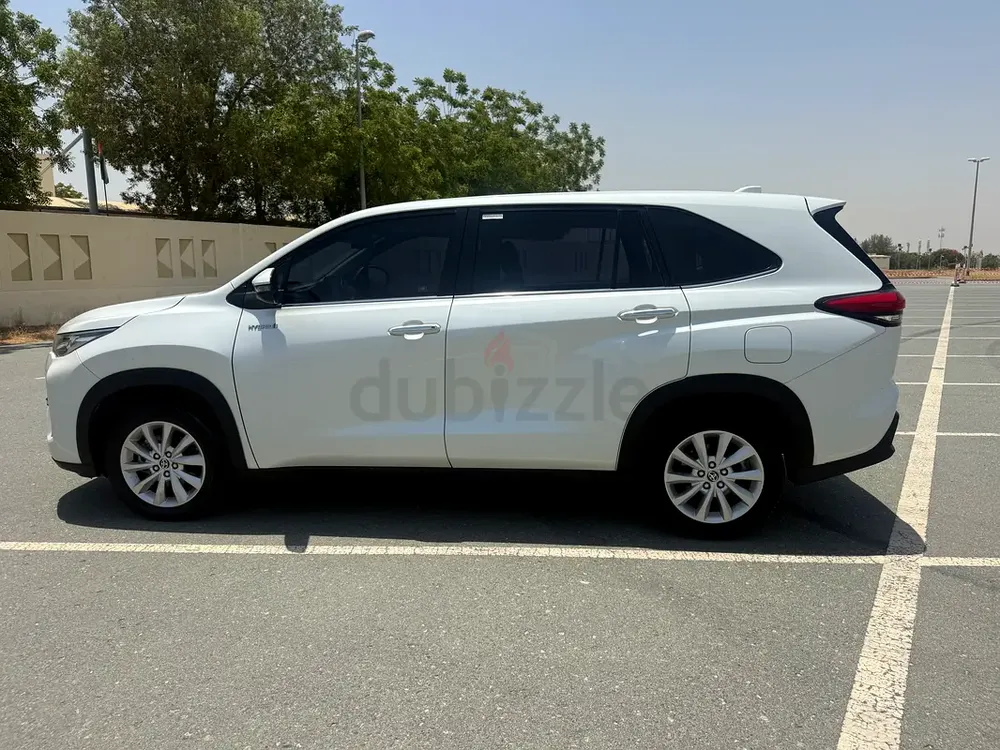Brand New 2024 Toyota Innova HyCross Hybrid - GCC Specs - Image 9