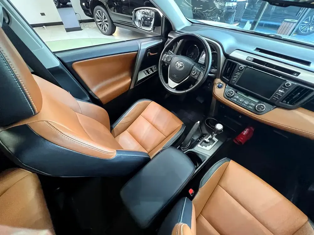 !! 2018 !! Toyota | RAV4 |  VXR | GCC Specs | Full Option | 65000 kms Only - Image 10