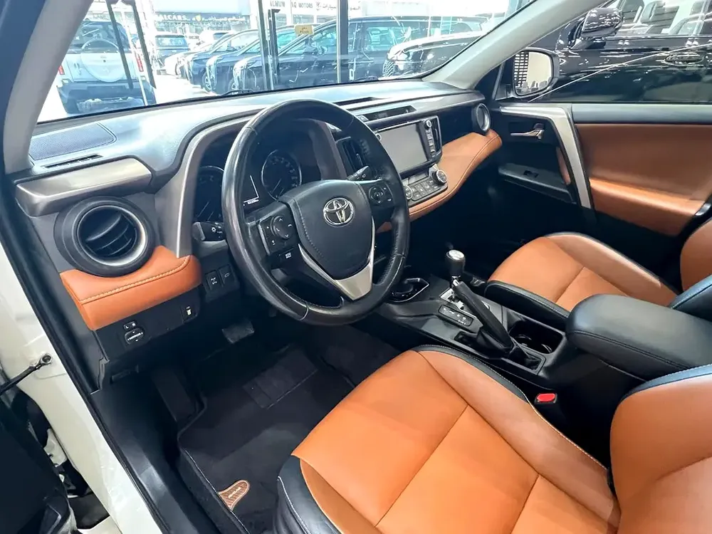 !! 2018 !! Toyota | RAV4 |  VXR | GCC Specs | Full Option | 65000 kms Only - Image 11