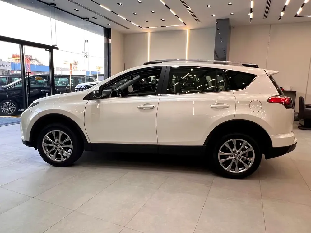 !! 2018 !! Toyota | RAV4 |  VXR | GCC Specs | Full Option | 65000 kms Only - Image 5
