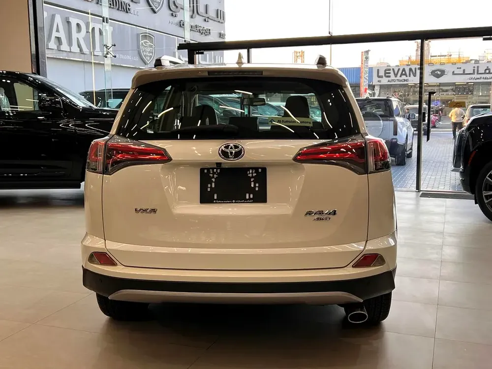 !! 2018 !! Toyota | RAV4 |  VXR | GCC Specs | Full Option | 65000 kms Only - Image 7