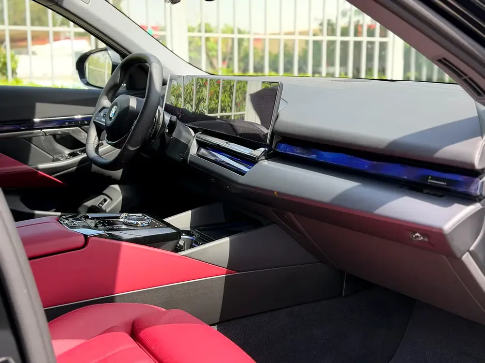 BMW 520i 2026 Under BMW (AGMC) 5 Years Warranty  Service (GCC – Single Owner – Ultra Low Mileag - Image 11