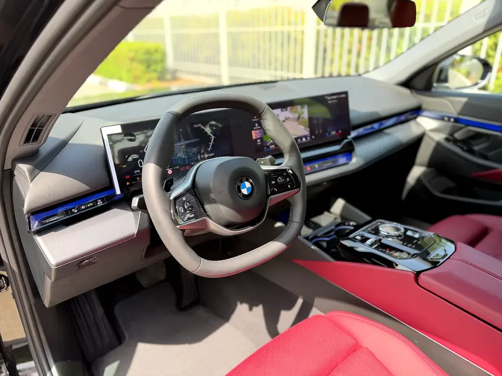 BMW 520i 2026 Under BMW (AGMC) 5 Years Warranty  Service (GCC – Single Owner – Ultra Low Mileag - Image 9
