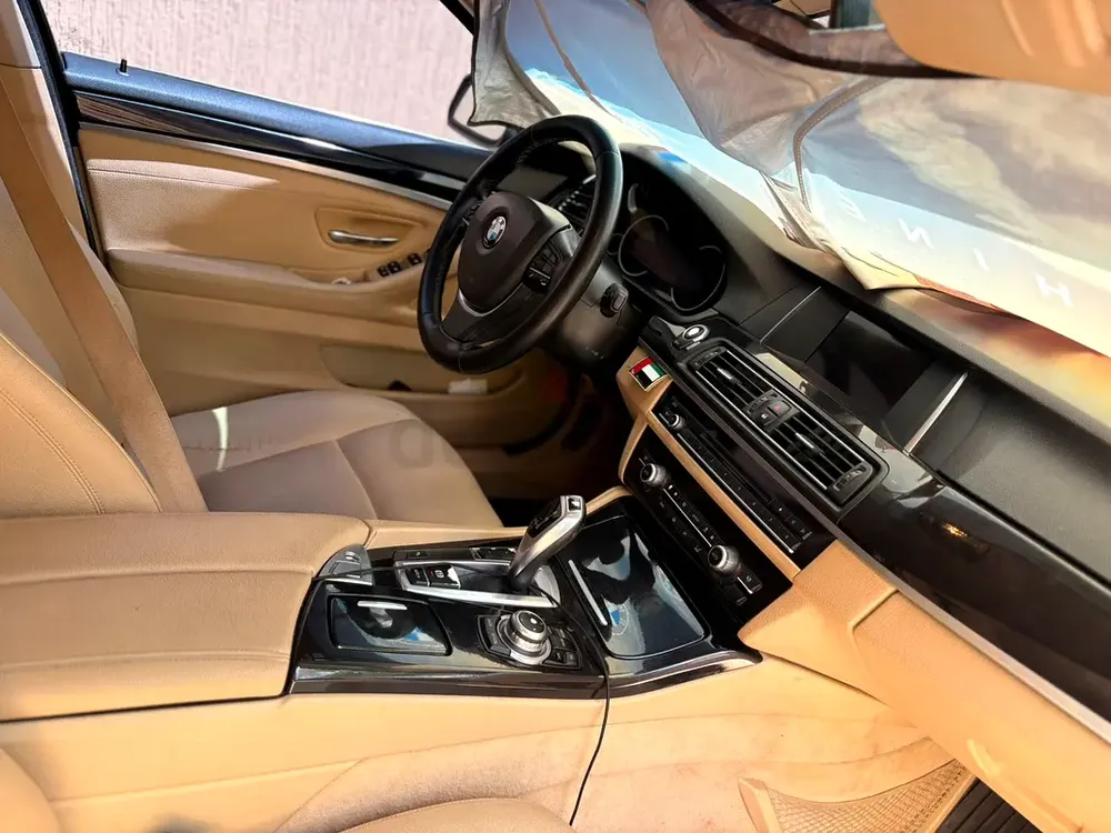 BMW 5-Series 520i Executive - Image 7