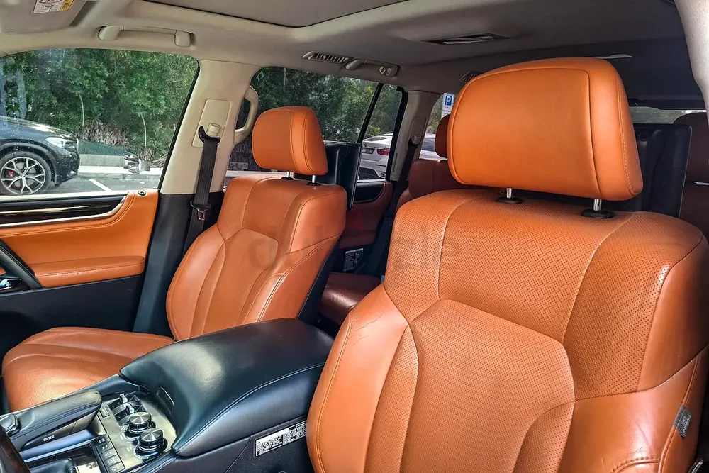 AED 5702/month | 2016 Lexus LX-Series LX 570 Platinum | GCC Specs | Ref#446266 - Image 11