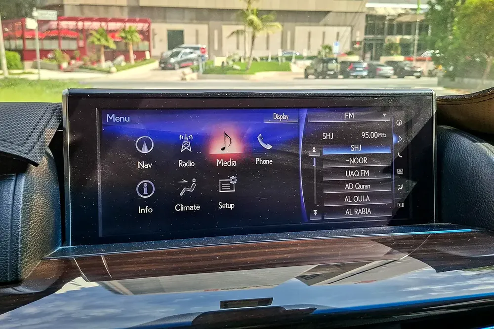 AED 5702/month | 2016 Lexus LX-Series LX 570 Platinum | GCC Specs | Ref#446266 - Image 14