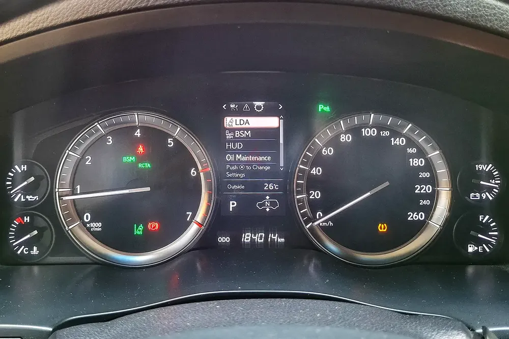 AED 5702/month | 2016 Lexus LX-Series LX 570 Platinum | GCC Specs | Ref#446266 - Image 15