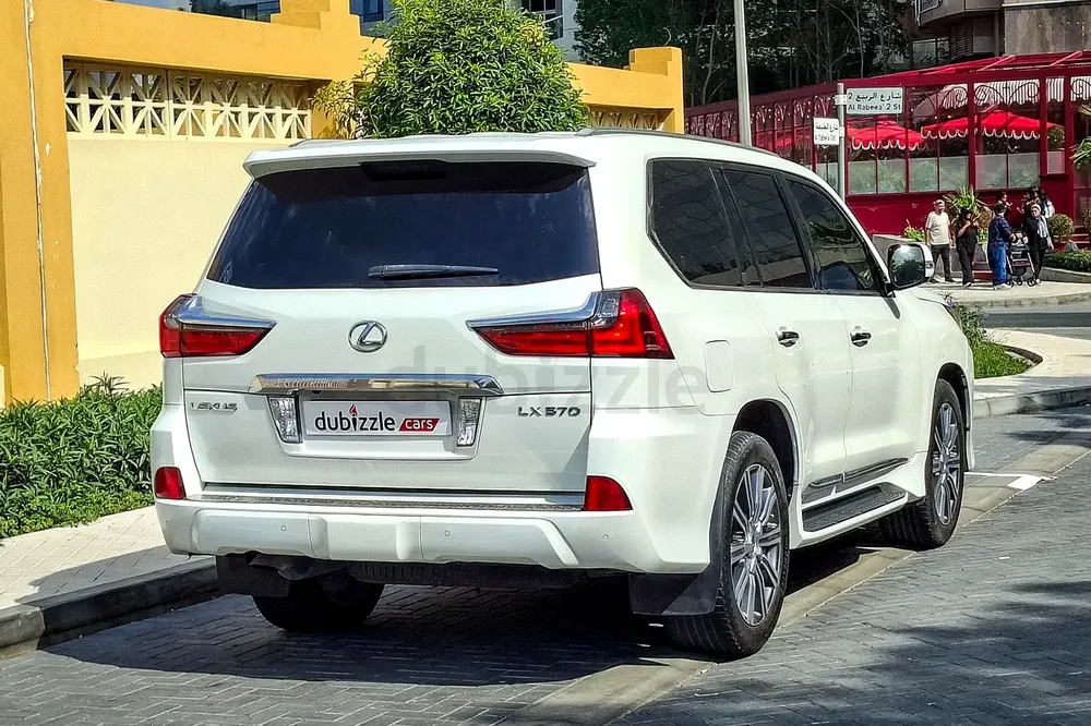 AED 5702/month | 2016 Lexus LX-Series LX 570 Platinum | GCC Specs | Ref#446266 - Image 6