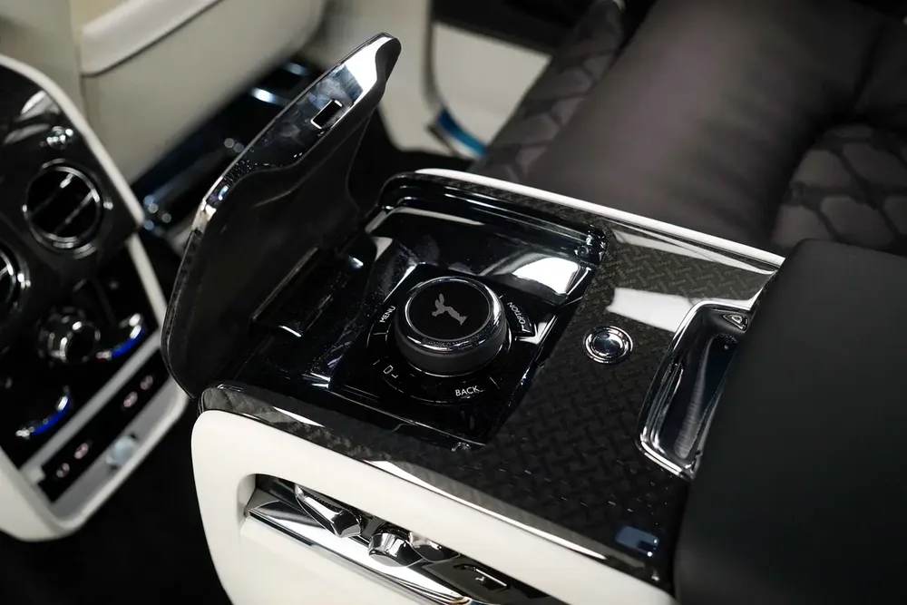 2026 ROLLS ROYCE CULLINAN BLACK BADGE SERIES II / GCC / DEALER WARRANTY AND SERVICE - Image 14