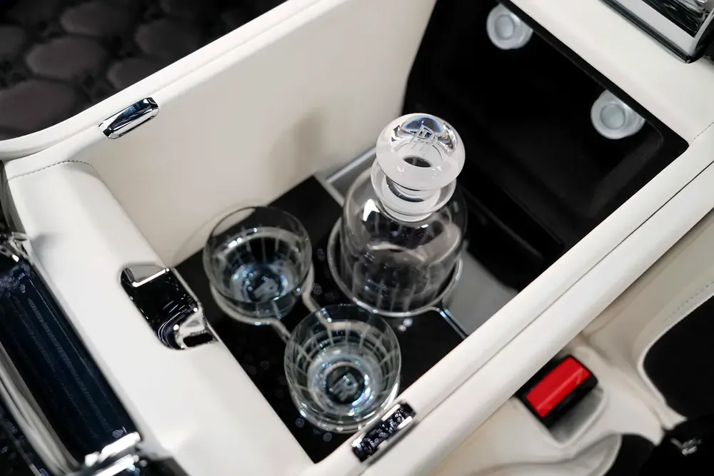 2026 ROLLS ROYCE CULLINAN BLACK BADGE SERIES II / GCC / DEALER WARRANTY AND SERVICE - Image 15