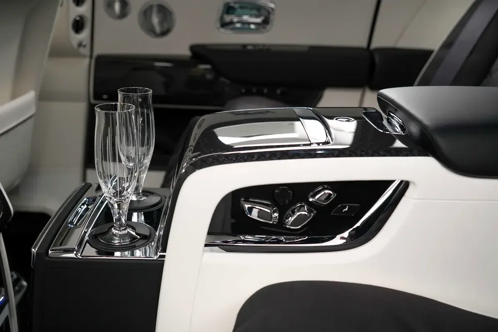 2026 ROLLS ROYCE CULLINAN BLACK BADGE SERIES II / GCC / DEALER WARRANTY AND SERVICE - Image 16