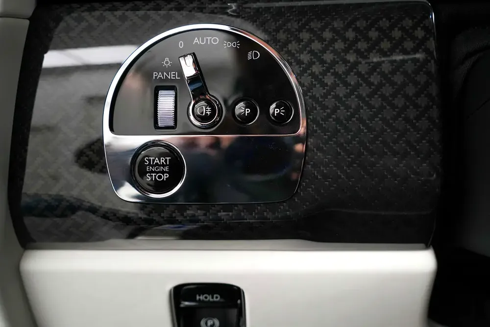 2026 ROLLS ROYCE CULLINAN BLACK BADGE SERIES II / GCC / DEALER WARRANTY AND SERVICE - Image 17