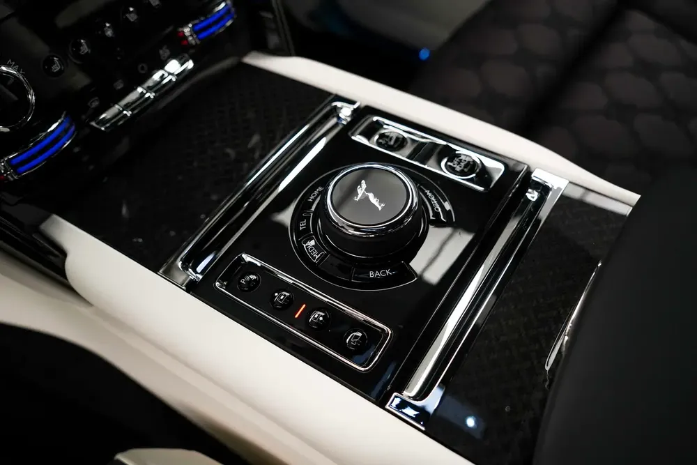 2026 ROLLS ROYCE CULLINAN BLACK BADGE SERIES II / GCC / DEALER WARRANTY AND SERVICE - Image 8