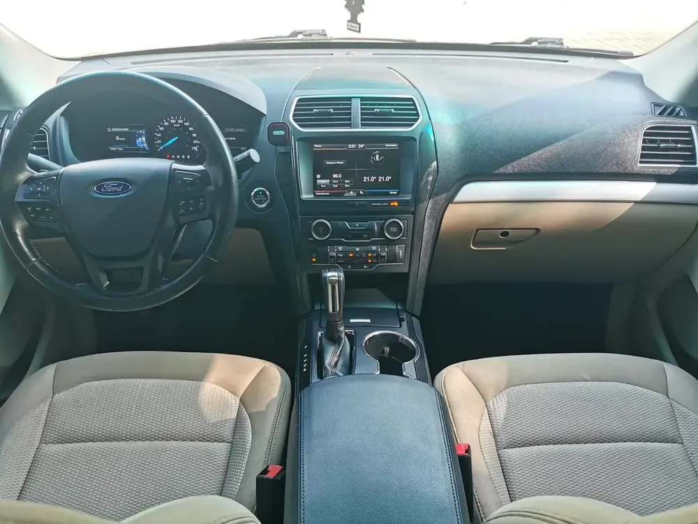 2016 Ford Explorer XLT GCC Specs - Well Maintained - Image 12