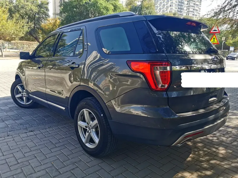 2016 Ford Explorer XLT GCC Specs - Well Maintained - Image 4