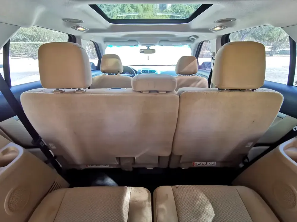 2016 Ford Explorer XLT GCC Specs - Well Maintained - Image 5