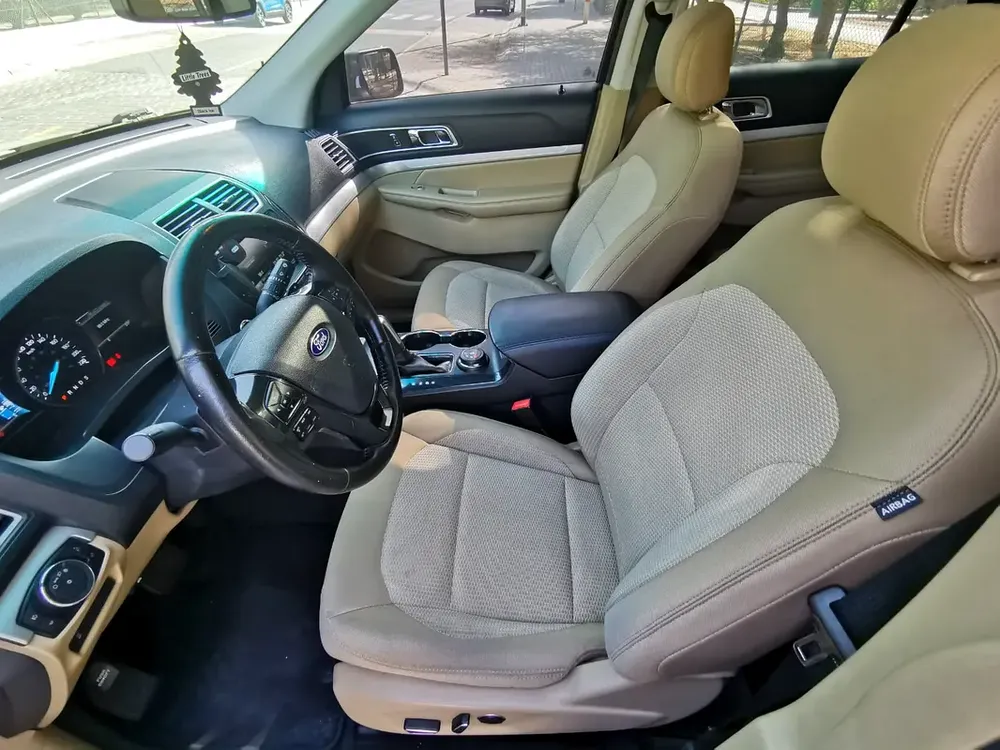 2016 Ford Explorer XLT GCC Specs - Well Maintained - Image 7