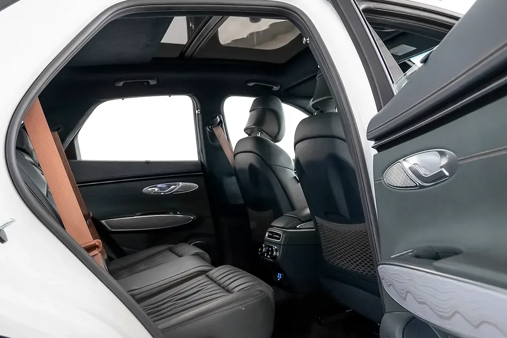 3,950 / 60 months | 0% DP | 2024 Genesis GV70 AWD 2.5L Premium / Genesis Warranty  Service Contract - Image 14