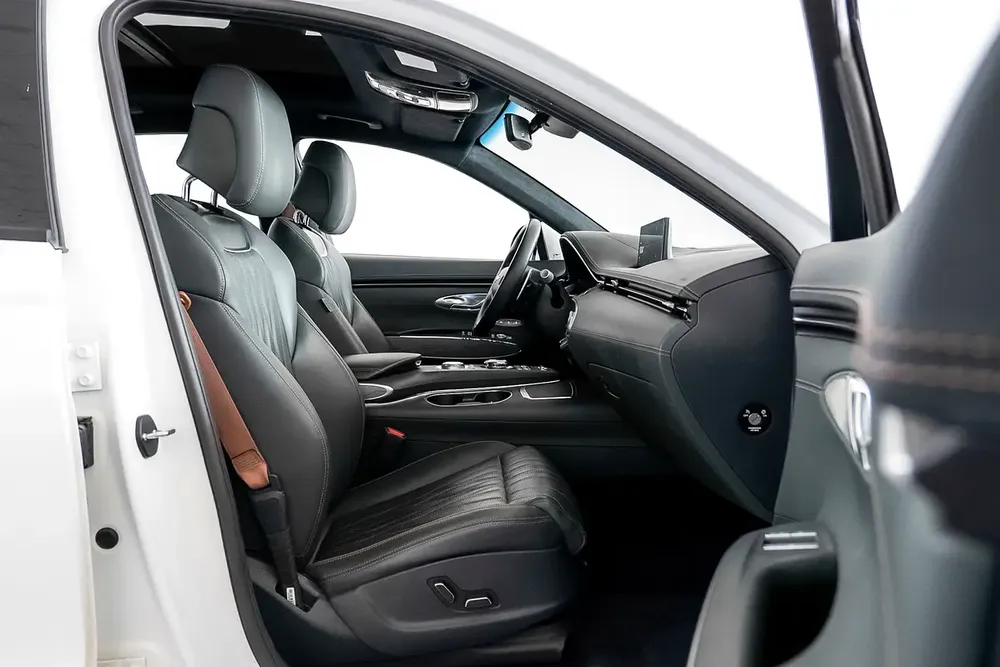 3,950 / 60 months | 0% DP | 2024 Genesis GV70 AWD 2.5L Premium / Genesis Warranty  Service Contract - Image 8
