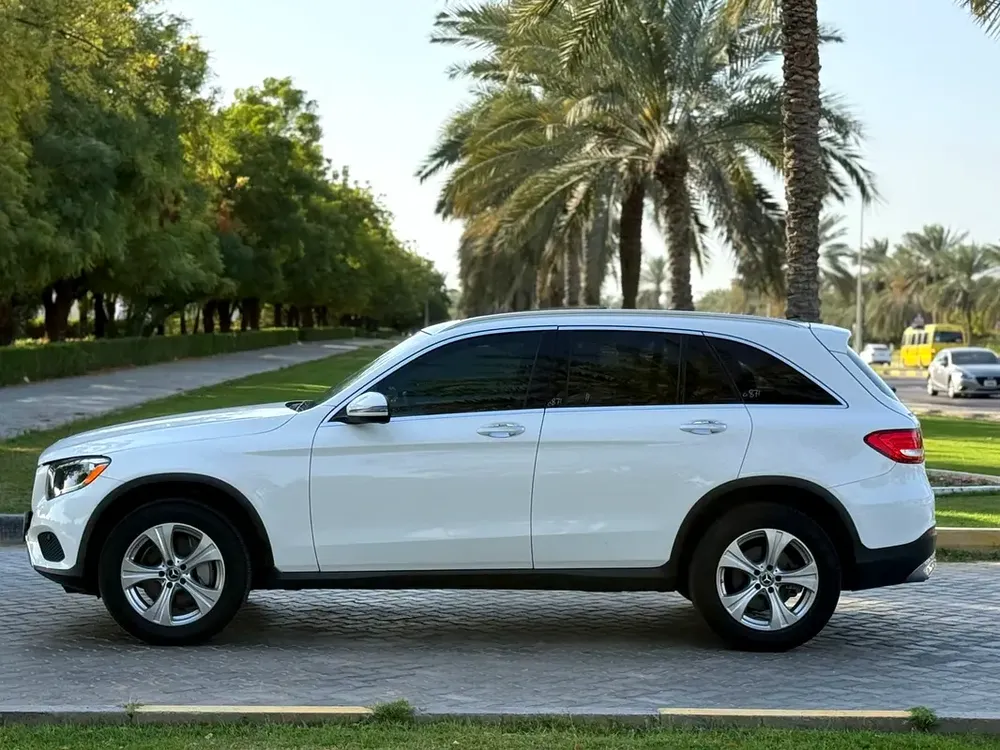 Mercedes-Benz GLC 300, 2018, Canadian Specs - Image 4