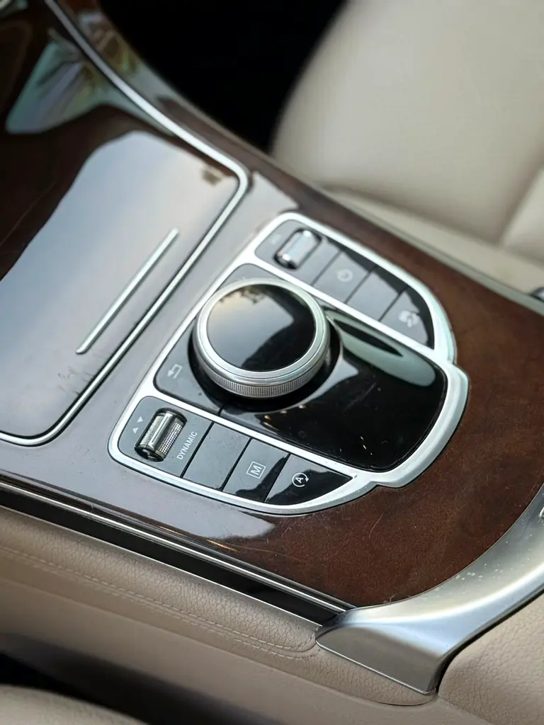 Mercedes-Benz GLC 300, 2018, Canadian Specs - Image 9