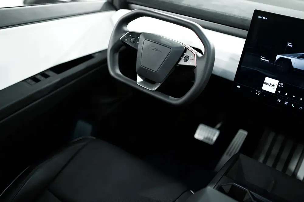 2024 Tesla Cybertruck invincible edition  - Brand New! - Image 12