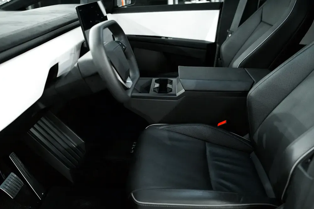 2024 Tesla Cybertruck invincible edition  - Brand New! - Image 16