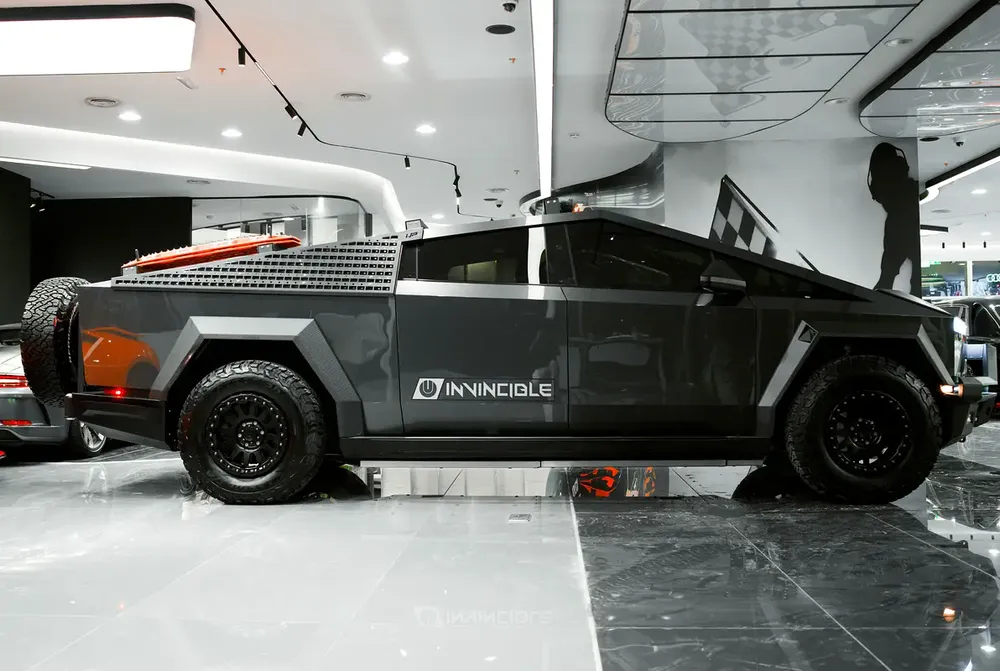 2024 Tesla Cybertruck invincible edition  - Brand New! - Image 7