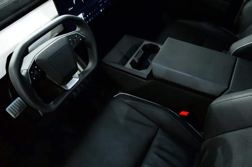 2024 Tesla Cybertruck invincible edition  - Brand New! - Image 8