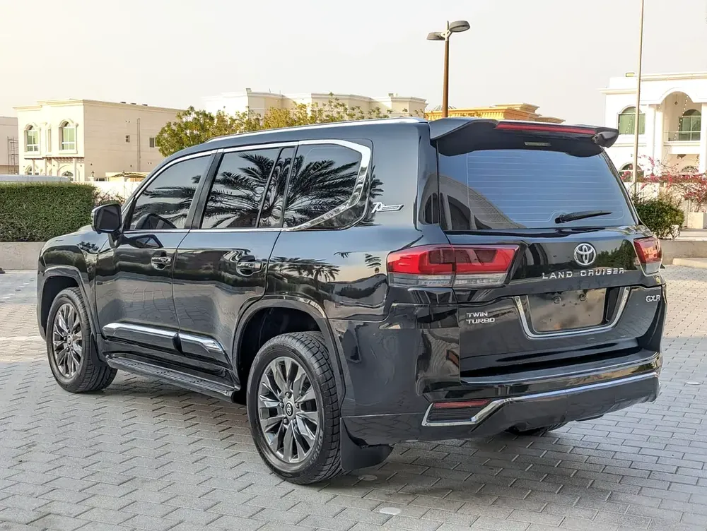 TOYOTA LAND CRUISER 2015 FACELIFTED 2025 FULL OPTION GXR V6 4.0L IN EXCELLENT CONDITION - Image 15