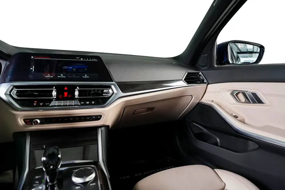 BMW 330i -Luxury line - Under BMW Service contract valid till 2028 - Image 11