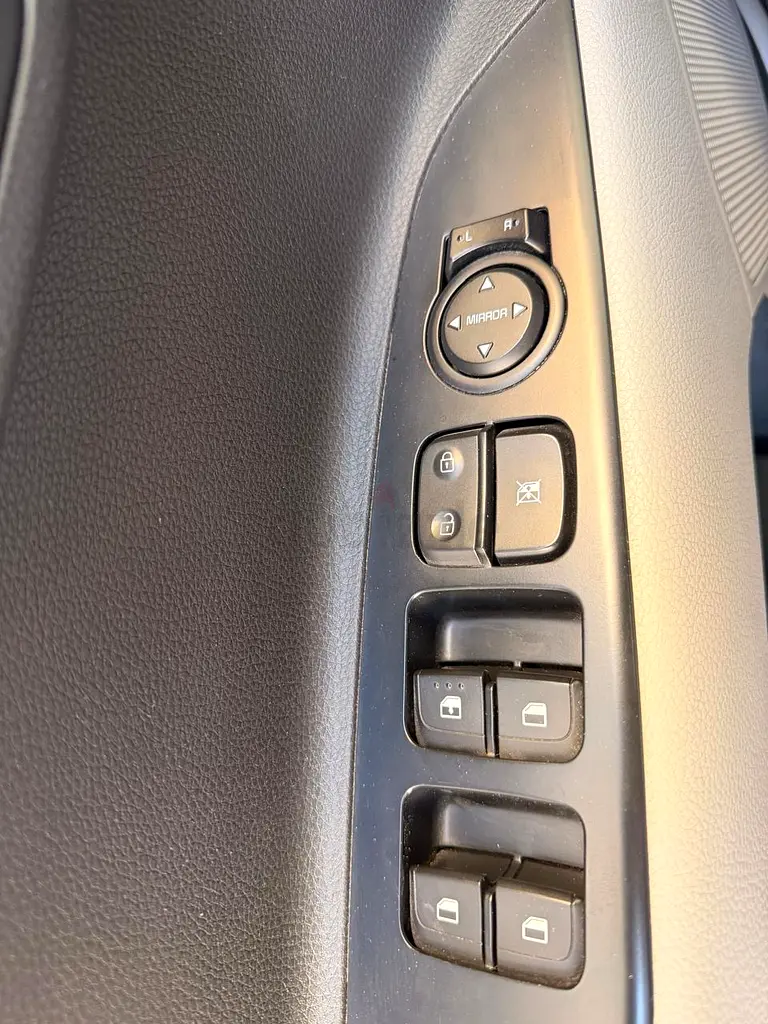 Kia rio - Image 11