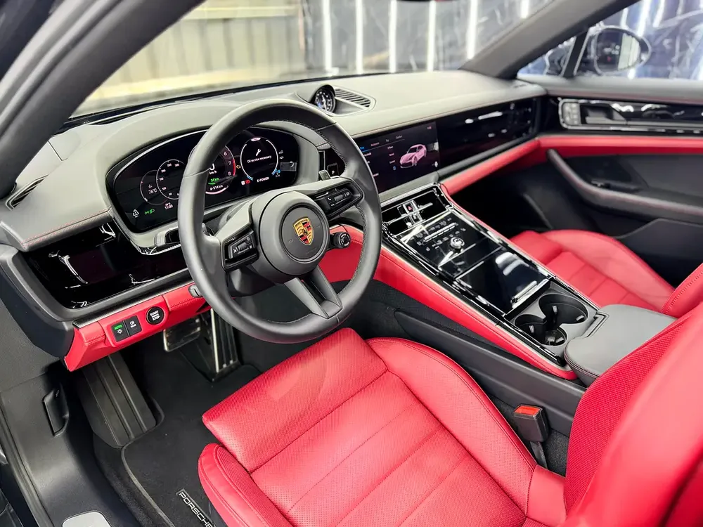 2025 Porsche Panamera 4S E-Hybrid, 2029 Porsche Warranty, Just Been Serviced, Very Low Kms, GCC - Image 10