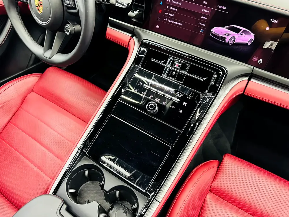 2025 Porsche Panamera 4S E-Hybrid, 2029 Porsche Warranty, Just Been Serviced, Very Low Kms, GCC - Image 15